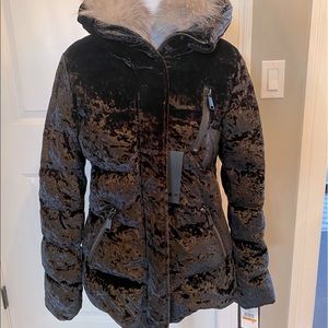 NWT small Andrew Marc Velvet Down Puffer w/ Fox